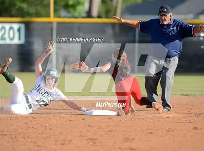 Thumbnail 2 in Assumption @ Morgan City (LHSAA 4A Regional Playoff) photogallery.