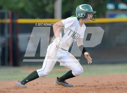 Thumbnail 2 in Assumption @ Morgan City (LHSAA 4A Regional Playoff) photogallery.