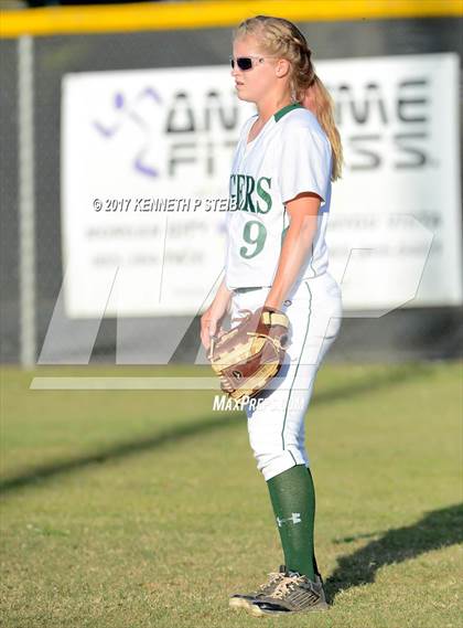 Thumbnail 1 in Assumption @ Morgan City (LHSAA 4A Regional Playoff) photogallery.