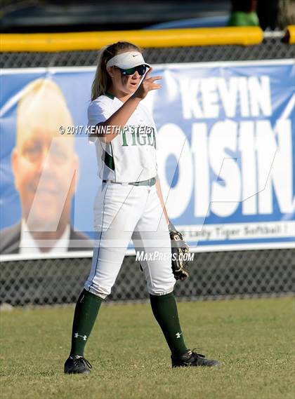 Thumbnail 2 in Assumption @ Morgan City (LHSAA 4A Regional Playoff) photogallery.