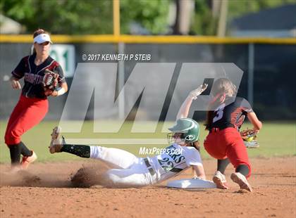 Thumbnail 1 in Assumption @ Morgan City (LHSAA 4A Regional Playoff) photogallery.