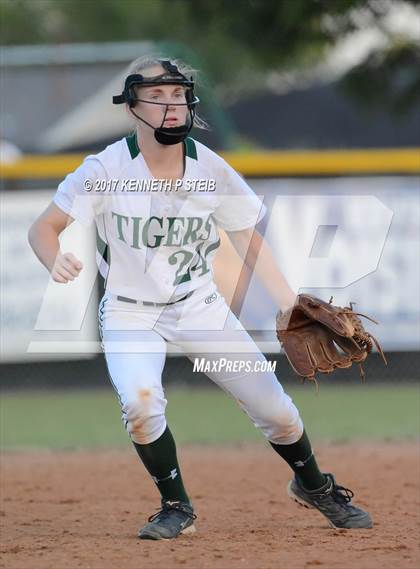 Thumbnail 3 in Assumption @ Morgan City (LHSAA 4A Regional Playoff) photogallery.
