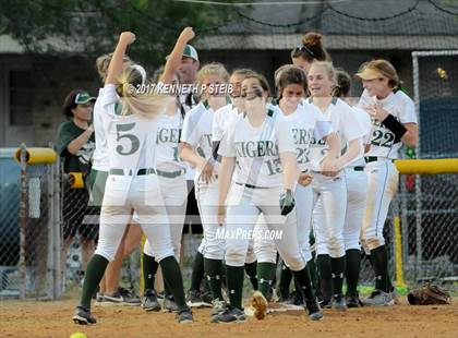 Thumbnail 1 in Assumption @ Morgan City (LHSAA 4A Regional Playoff) photogallery.