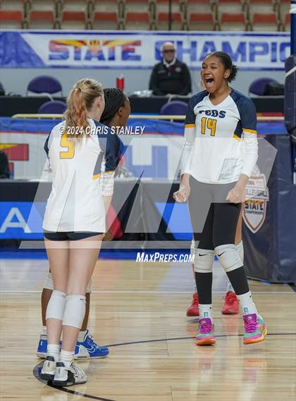 Thumbnail 1 in Phoenix Country Day vs. Scottsdale Christian Academy (AIA-2A Final) photogallery.