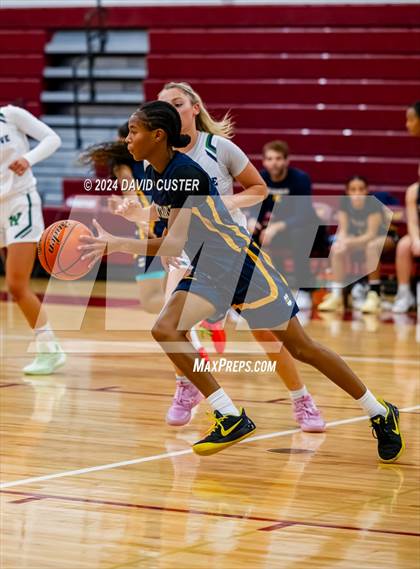 Thumbnail 2 in Woodgrove vs. William Penn Charter (Cassel's Holiday Classic) photogallery.