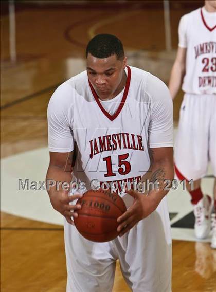 Thumbnail 2 in Jamesville-DeWitt vs. Webster Groves (Spalding Hoophall Classic) photogallery.