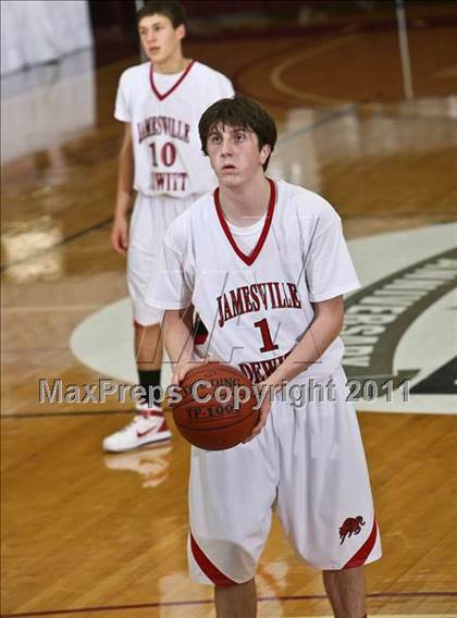 Thumbnail 3 in Jamesville-DeWitt vs. Webster Groves (Spalding Hoophall Classic) photogallery.