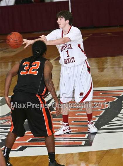 Thumbnail 1 in Jamesville-DeWitt vs. Webster Groves (Spalding Hoophall Classic) photogallery.