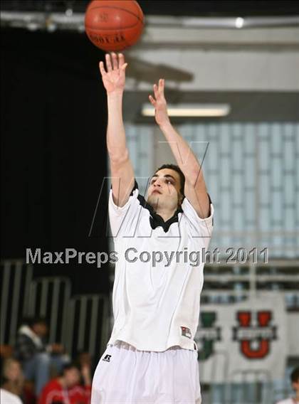 Thumbnail 2 in Jamesville-DeWitt vs. Webster Groves (Spalding Hoophall Classic) photogallery.