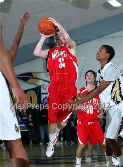 Thumbnail 1 in Mater Dei vs. St. John Bosco photogallery.