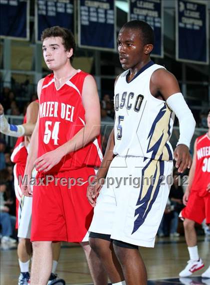 Thumbnail 2 in Mater Dei vs. St. John Bosco photogallery.