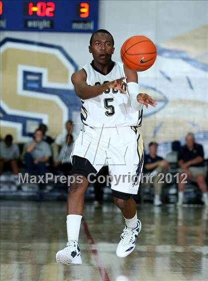 Thumbnail 2 in Mater Dei vs. St. John Bosco photogallery.