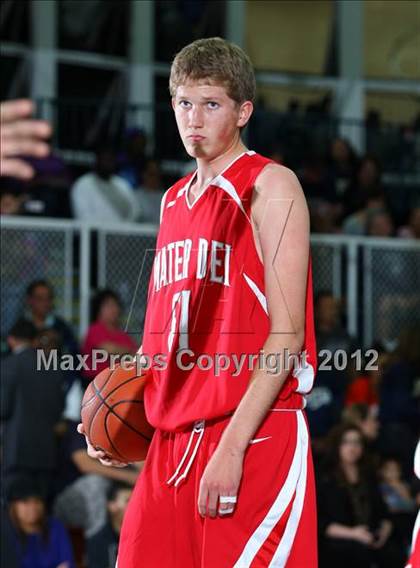 Thumbnail 2 in Mater Dei vs. St. John Bosco photogallery.