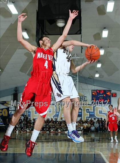 Thumbnail 3 in Mater Dei vs. St. John Bosco photogallery.
