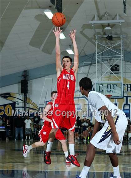 Thumbnail 3 in Mater Dei vs. St. John Bosco photogallery.
