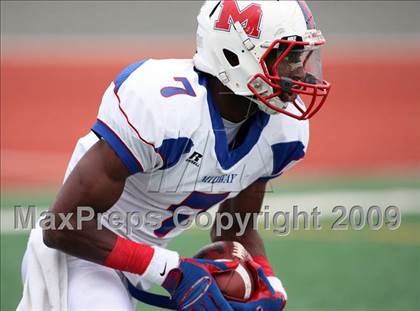 Thumbnail 2 in Midway vs. Longview (Texas 4A Region II Area Playoffs) photogallery.