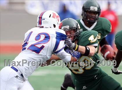 Thumbnail 1 in Midway vs. Longview (Texas 4A Region II Area Playoffs) photogallery.