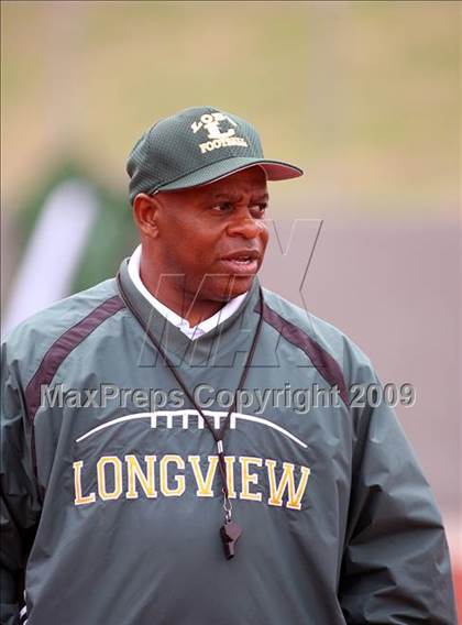 Thumbnail 2 in Midway vs. Longview (Texas 4A Region II Area Playoffs) photogallery.