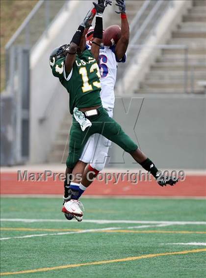 Thumbnail 2 in Midway vs. Longview (Texas 4A Region II Area Playoffs) photogallery.