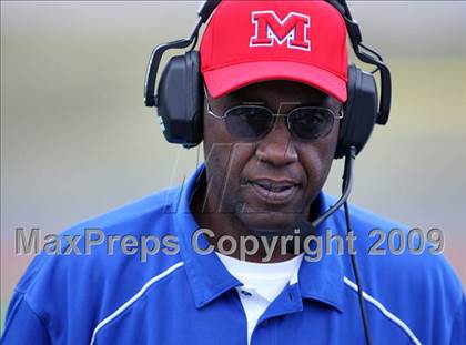 Thumbnail 2 in Midway vs. Longview (Texas 4A Region II Area Playoffs) photogallery.