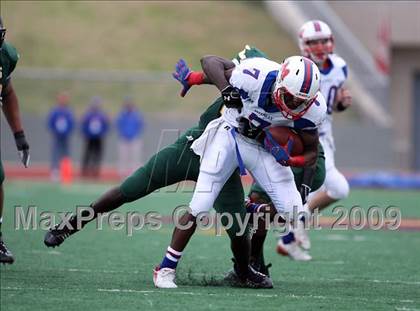 Thumbnail 3 in Midway vs. Longview (Texas 4A Region II Area Playoffs) photogallery.