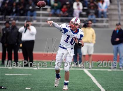 Thumbnail 3 in Midway vs. Longview (Texas 4A Region II Area Playoffs) photogallery.