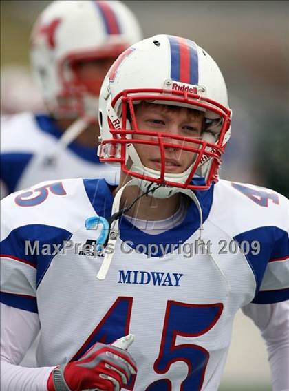 Thumbnail 3 in Midway vs. Longview (Texas 4A Region II Area Playoffs) photogallery.