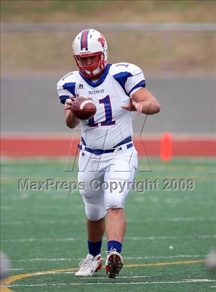 Thumbnail 3 in Midway vs. Longview (Texas 4A Region II Area Playoffs) photogallery.