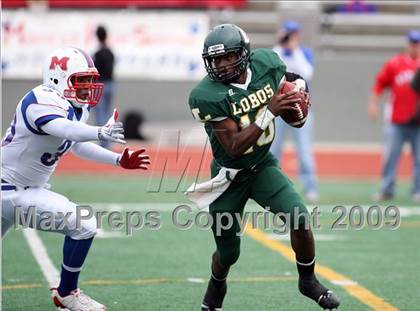 Thumbnail 1 in Midway vs. Longview (Texas 4A Region II Area Playoffs) photogallery.