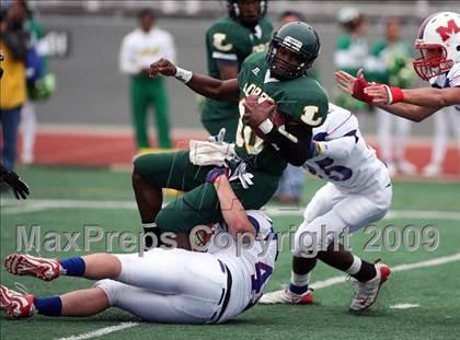 Thumbnail 1 in Midway vs. Longview (Texas 4A Region II Area Playoffs) photogallery.