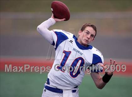 Thumbnail 2 in Midway vs. Longview (Texas 4A Region II Area Playoffs) photogallery.