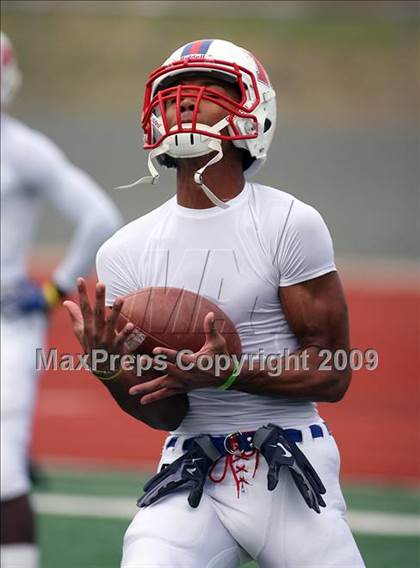 Thumbnail 1 in Midway vs. Longview (Texas 4A Region II Area Playoffs) photogallery.