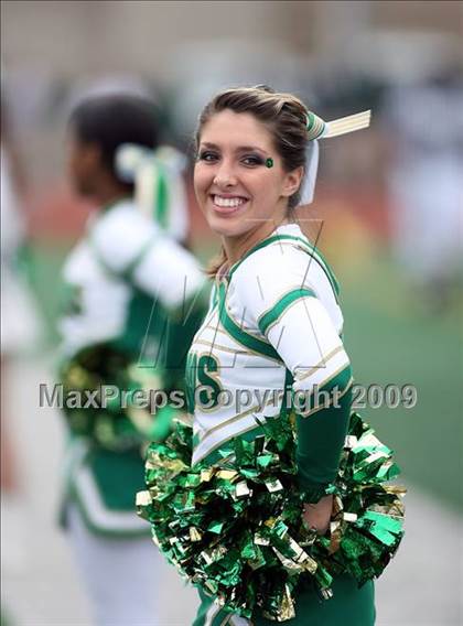 Thumbnail 1 in Midway vs. Longview (Texas 4A Region II Area Playoffs) photogallery.