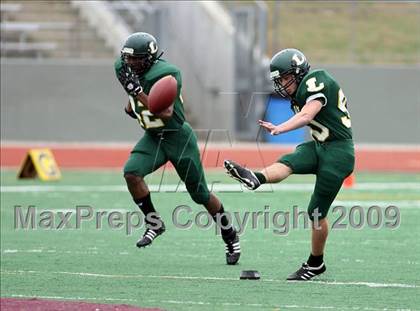 Thumbnail 1 in Midway vs. Longview (Texas 4A Region II Area Playoffs) photogallery.