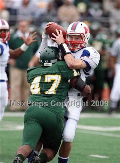 Thumbnail 2 in Midway vs. Longview (Texas 4A Region II Area Playoffs) photogallery.
