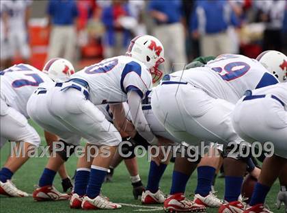 Thumbnail 3 in Midway vs. Longview (Texas 4A Region II Area Playoffs) photogallery.