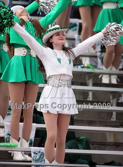 Thumbnail 3 in Midway vs. Longview (Texas 4A Region II Area Playoffs) photogallery.