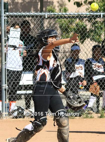Thumbnail 1 in Monrovia vs South Pasadena photogallery.