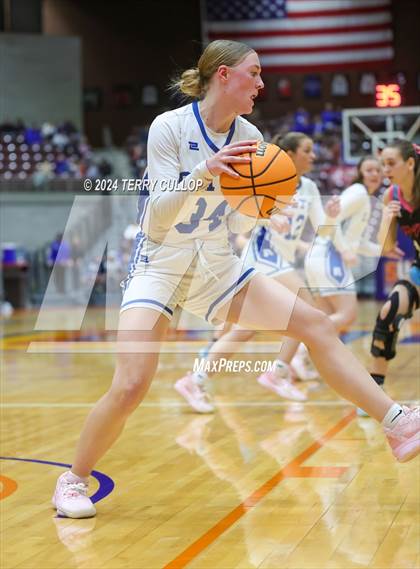 Thumbnail 2 in Canyon View vs. Richfield (UHSAA 3A Quarterfinal) photogallery.