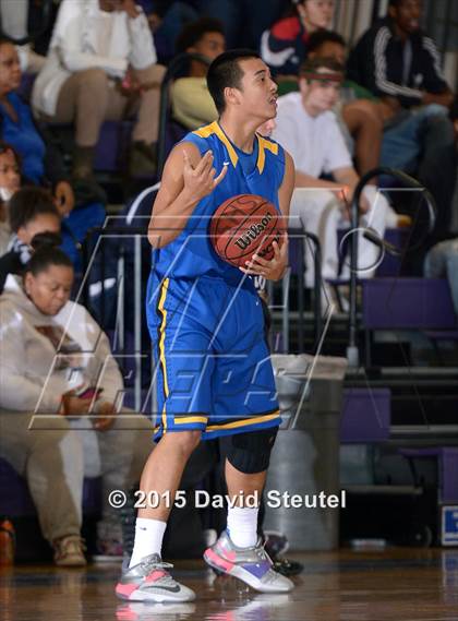 Thumbnail 2 in Newark Memorial vs. Burbank (St. Hope Elite Classic) photogallery.