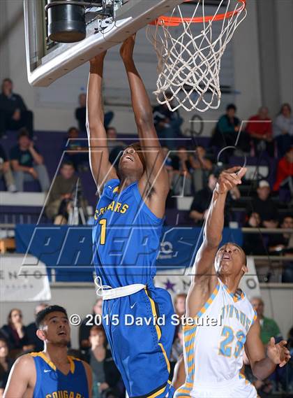 Thumbnail 3 in Newark Memorial vs. Burbank (St. Hope Elite Classic) photogallery.