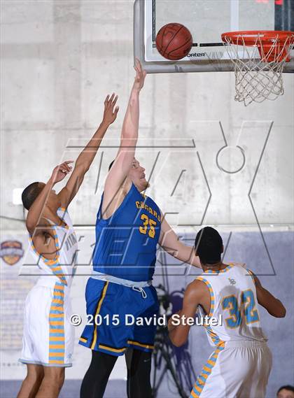 Thumbnail 1 in Newark Memorial vs. Burbank (St. Hope Elite Classic) photogallery.