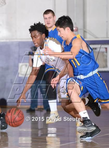 Thumbnail 1 in Newark Memorial vs. Burbank (St. Hope Elite Classic) photogallery.