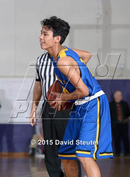 Thumbnail 2 in Newark Memorial vs. Burbank (St. Hope Elite Classic) photogallery.