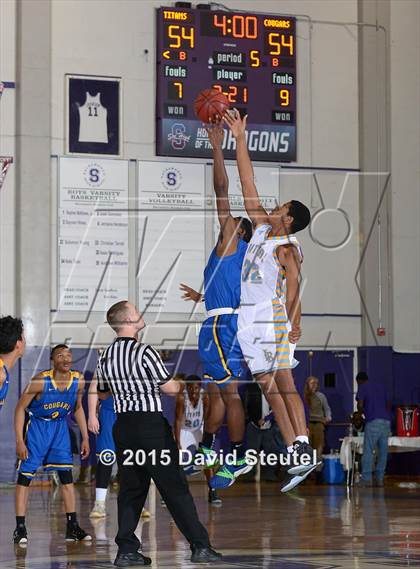 Thumbnail 3 in Newark Memorial vs. Burbank (St. Hope Elite Classic) photogallery.