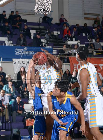 Thumbnail 3 in Newark Memorial vs. Burbank (St. Hope Elite Classic) photogallery.