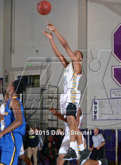 Thumbnail 3 in Newark Memorial vs. Burbank (St. Hope Elite Classic) photogallery.