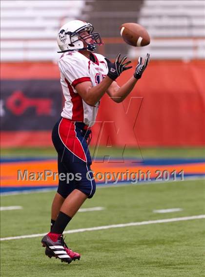 Thumbnail 1 in Pulaski vs. Altmar-Parish-Williamstown (Syracuse Kickoff Classic) photogallery.