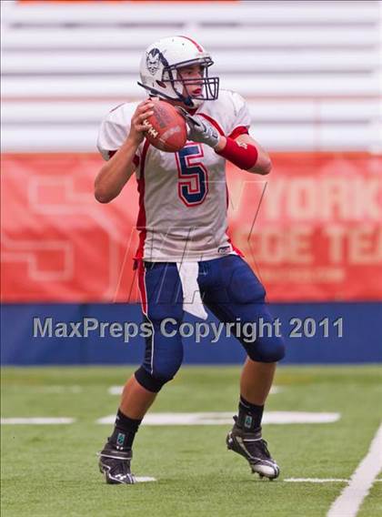 Thumbnail 2 in Pulaski vs. Altmar-Parish-Williamstown (Syracuse Kickoff Classic) photogallery.