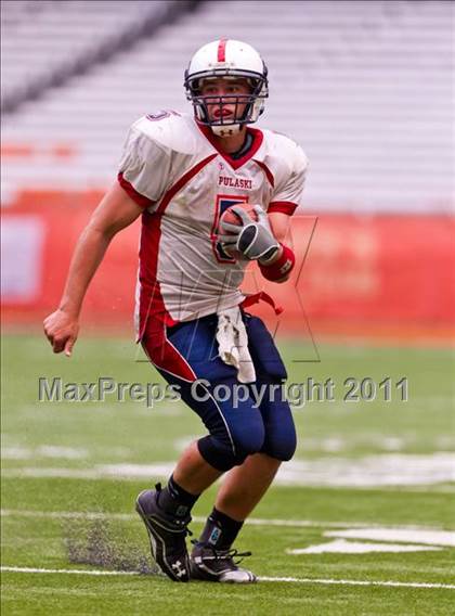 Thumbnail 1 in Pulaski vs. Altmar-Parish-Williamstown (Syracuse Kickoff Classic) photogallery.